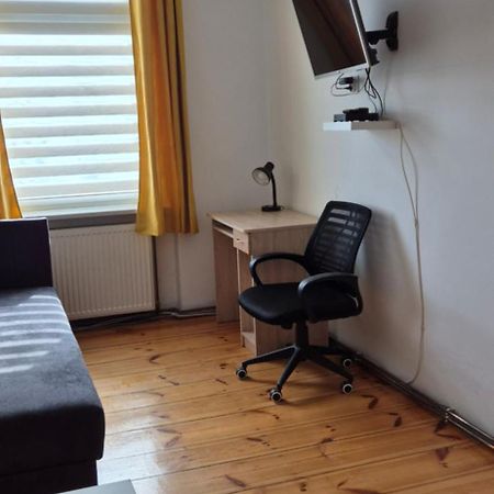 Hostel Tulip - Pokoj Jednoosobowy Nr 3 Ze Wspolna Lazienka I Kuchnia ชเตชชิน ภายนอก รูปภาพ