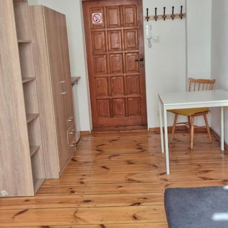 Hostel Tulip - Pokoj Jednoosobowy Nr 3 Ze Wspolna Lazienka I Kuchnia ชเตชชิน ภายนอก รูปภาพ