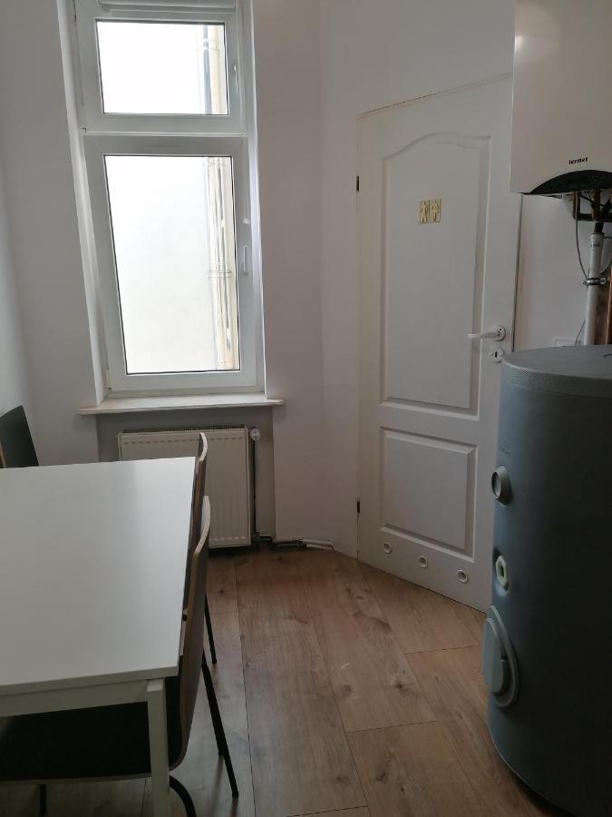 Hostel Tulip - Pokoj Jednoosobowy Nr 3 Ze Wspolna Lazienka I Kuchnia ชเตชชิน ภายนอก รูปภาพ