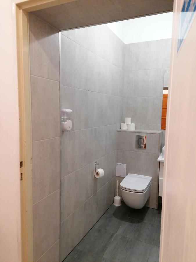 Hostel Tulip - Pokoj Jednoosobowy Nr 3 Ze Wspolna Lazienka I Kuchnia ชเตชชิน ภายนอก รูปภาพ