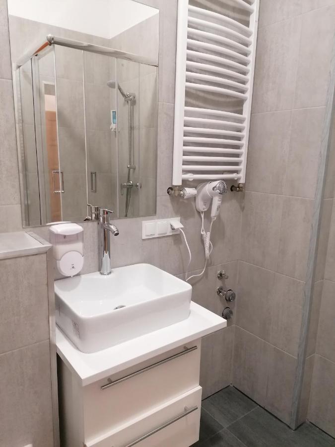 Hostel Tulip - Pokoj Jednoosobowy Nr 3 Ze Wspolna Lazienka I Kuchnia ชเตชชิน ภายนอก รูปภาพ